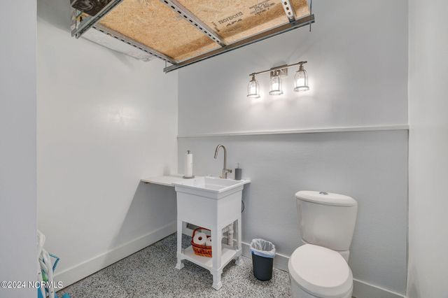 7 S Waterfront Place, Hampstead, NC 28443