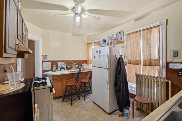 867 Aurora Avenue, Saint Paul, MN 55104