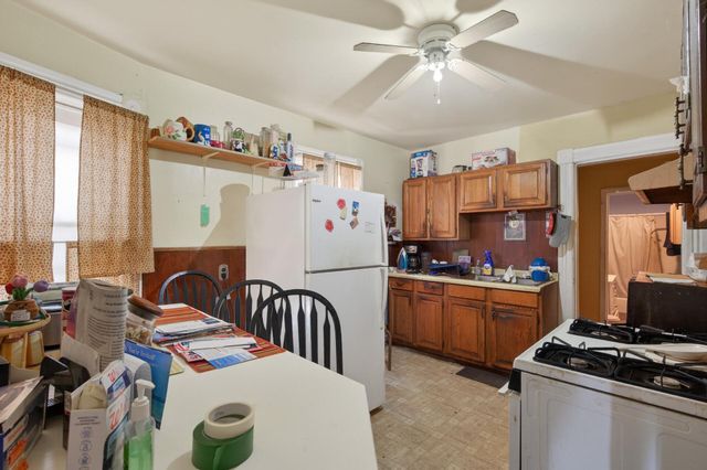 867 Aurora Avenue, Saint Paul, MN 55104