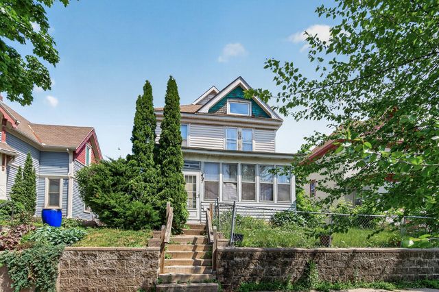 867 Aurora Avenue, Saint Paul, MN 55104