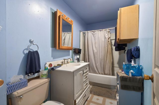 867 Aurora Avenue, Saint Paul, MN 55104