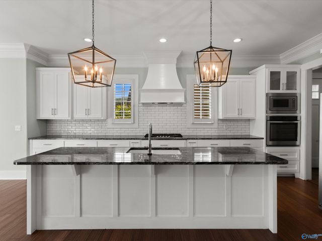 5405 Spring Creek Drive, Guntersville, AL 35976