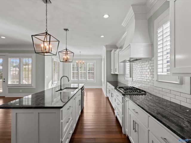 5405 Spring Creek Drive, Guntersville, AL 35976