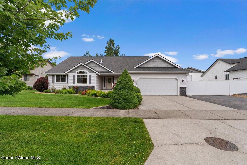 1567 E HOFFMAN AVE, Coeur D'alene, ID 83815