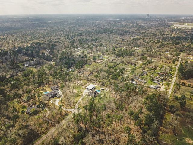 11805 & 11809 White Oak Pass, Conroe, TX 77385