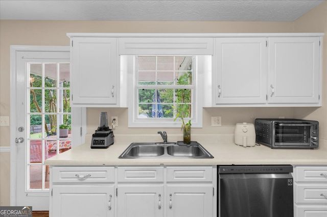 1780 Etchison SPUR, Loganville, GA 30052