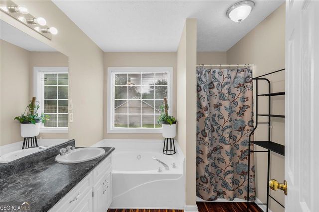 1780 Etchison SPUR, Loganville, GA 30052