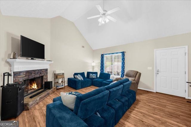 1780 Etchison SPUR, Loganville, GA 30052