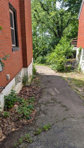 2214 W North Bend Road, Cincinnati, OH 45239