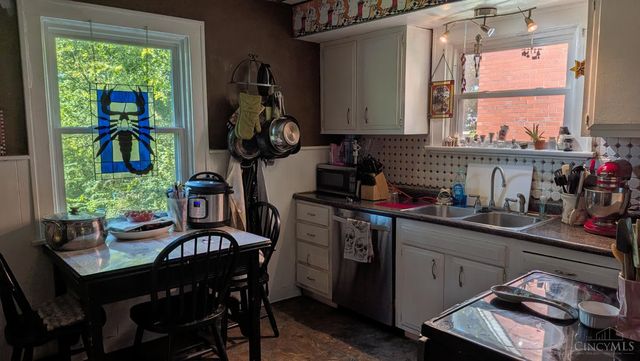2214 W North Bend Road, Cincinnati, OH 45239