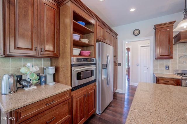 15126 Stonewall Ridge, Bristol, VA 24202
