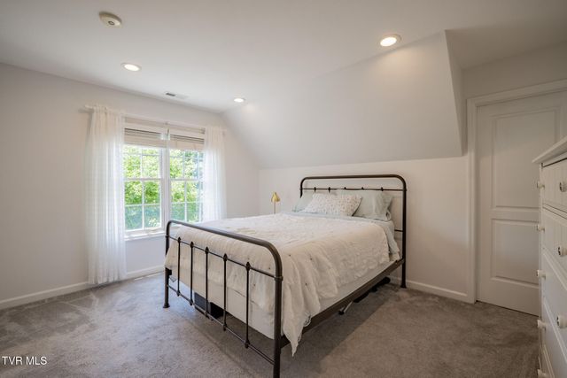 15126 Stonewall Ridge, Bristol, VA 24202