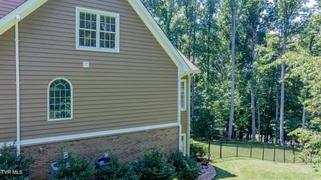 15126 Stonewall Ridge, Bristol, VA 24202