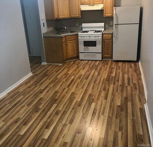 16 Mount Vernon Avenue, Mount Vernon, NY 10550