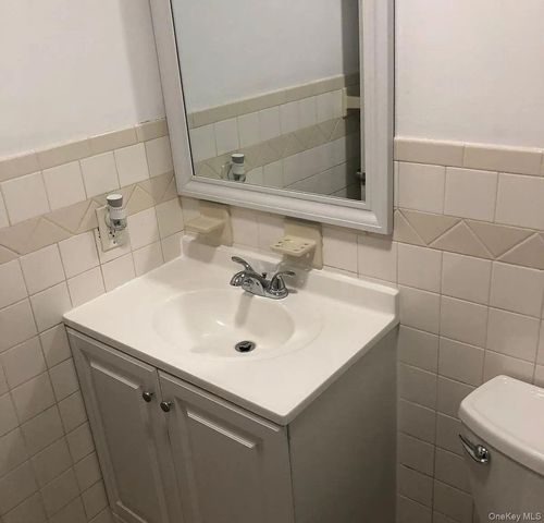 16 Mount Vernon Avenue, Mount Vernon, NY 10550