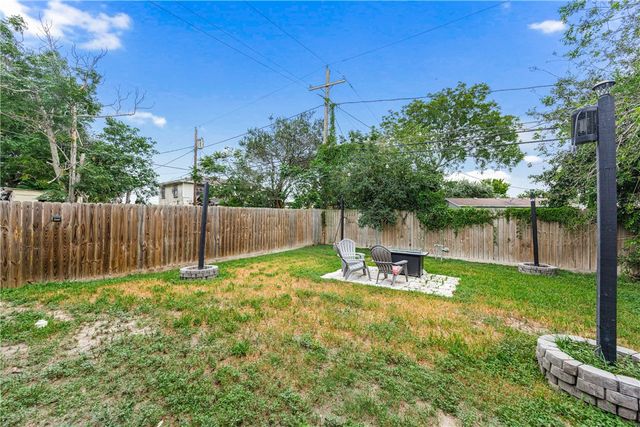 1517 Dorado St, Corpus Christi, TX 78417