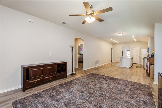 1517 Dorado St, Corpus Christi, TX 78417