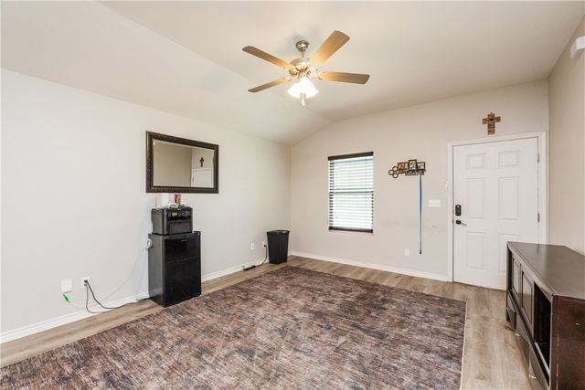 1517 Dorado St, Corpus Christi, TX 78417