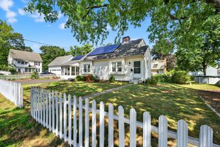 15 Saint John Street, Manchester, CT 06040