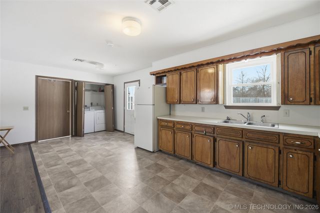 17564 W Grandview Drive, Tahlequah, OK 74464