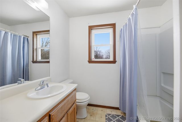 17564 W Grandview Drive, Tahlequah, OK 74464