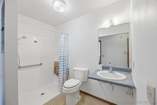 17564 W Grandview Drive, Tahlequah, OK 74464