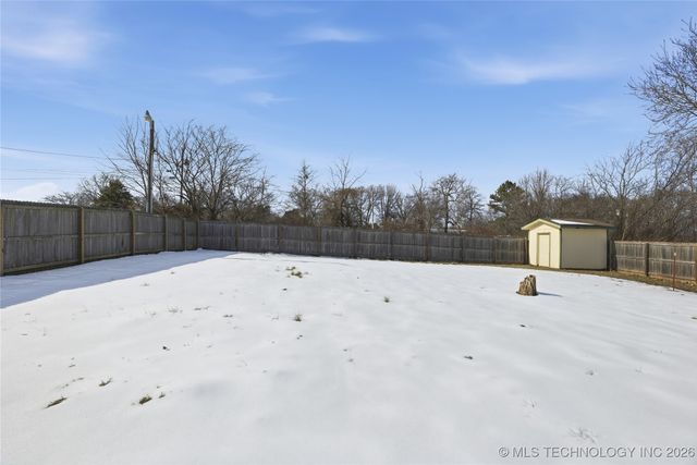 17564 W Grandview Drive, Tahlequah, OK 74464