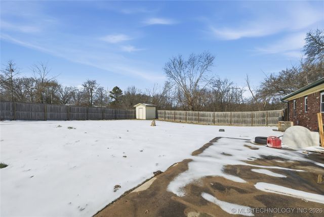 17564 W Grandview Drive, Tahlequah, OK 74464