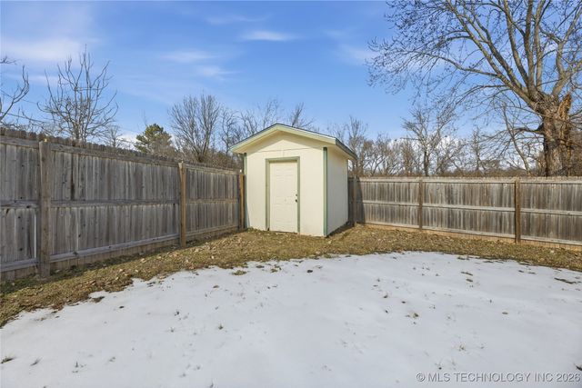 17564 W Grandview Drive, Tahlequah, OK 74464