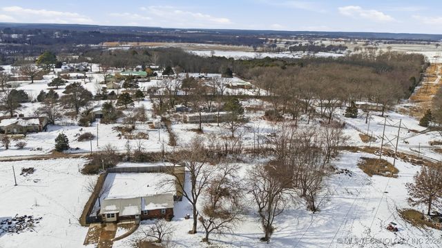 17564 W Grandview Drive, Tahlequah, OK 74464