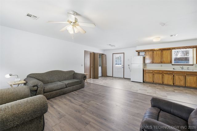 17564 W Grandview Drive, Tahlequah, OK 74464