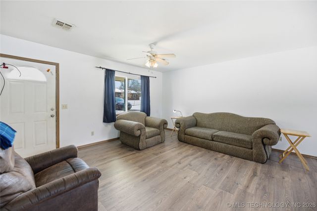 17564 W Grandview Drive, Tahlequah, OK 74464