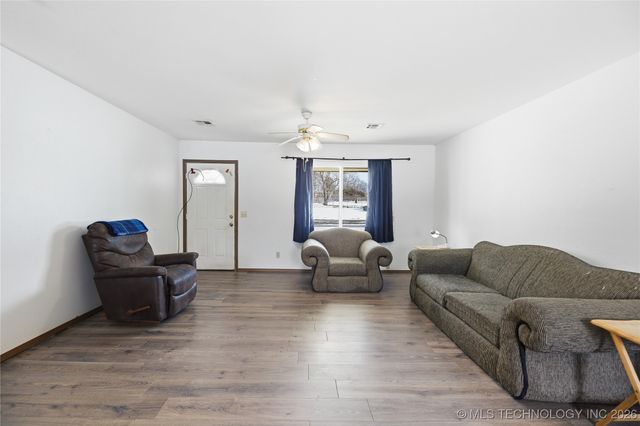 17564 W Grandview Drive, Tahlequah, OK 74464