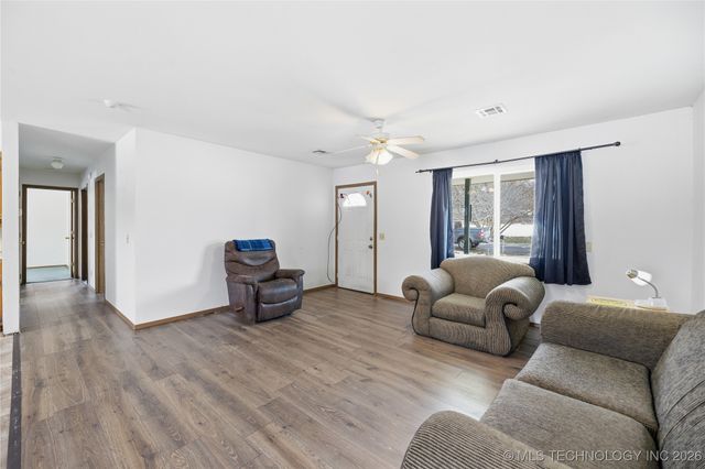 17564 W Grandview Drive, Tahlequah, OK 74464