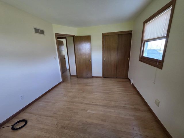 S53W24945 Glendale ROAD, Waukesha, WI 53189
