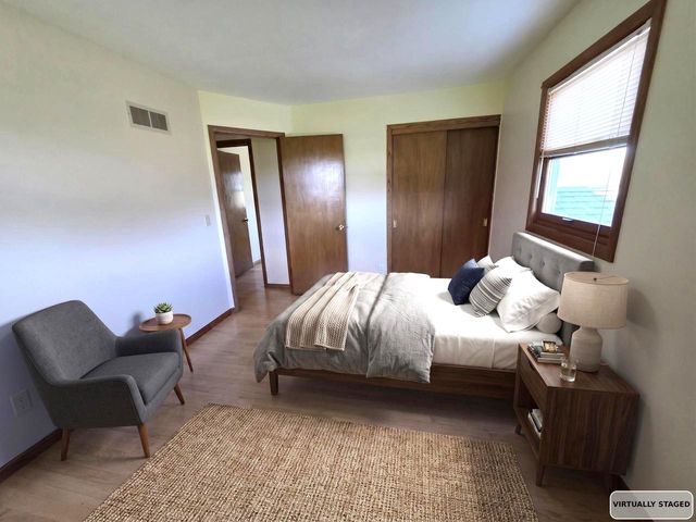 S53W24945 Glendale ROAD, Waukesha, WI 53189