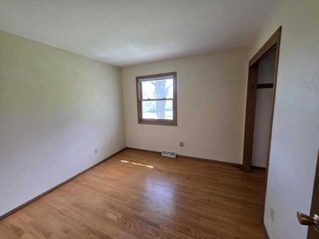 S53W24945 Glendale ROAD, Waukesha, WI 53189