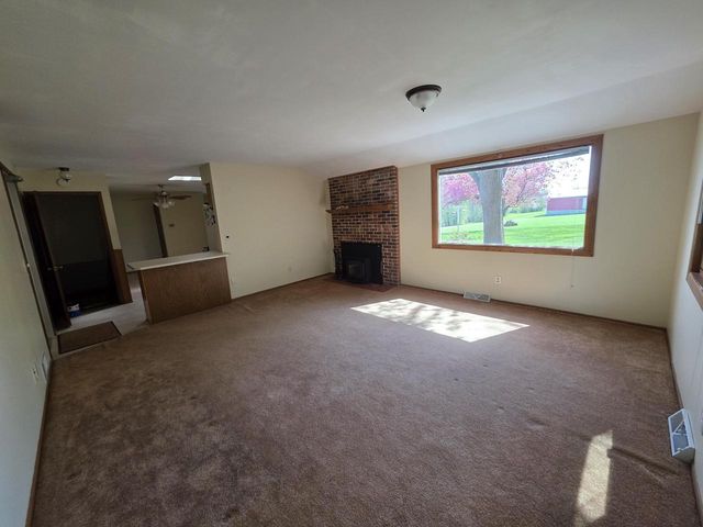 S53W24945 Glendale ROAD, Waukesha, WI 53189