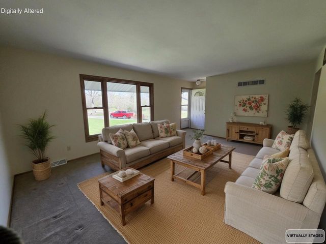 S53W24945 Glendale ROAD, Waukesha, WI 53189