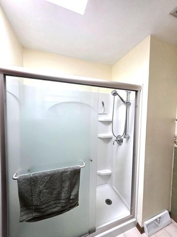 S53W24945 Glendale ROAD, Waukesha, WI 53189