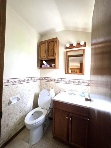 S53W24945 Glendale ROAD, Waukesha, WI 53189