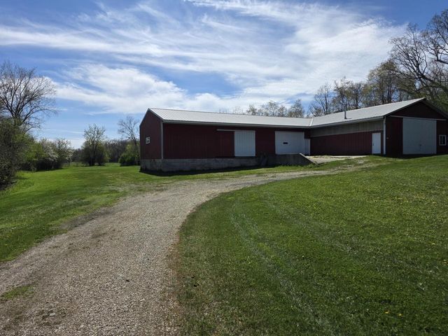 S53W24945 Glendale ROAD, Waukesha, WI 53189