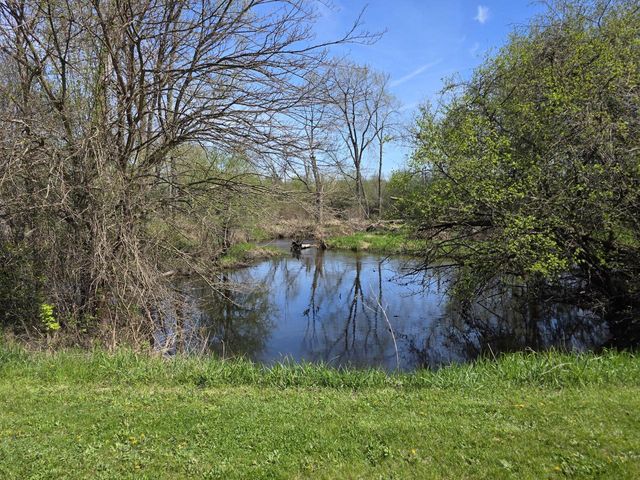 S53W24945 Glendale ROAD, Waukesha, WI 53189