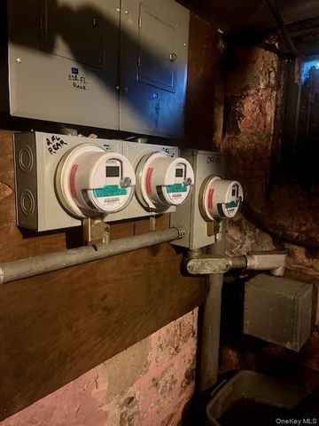 10922 Myrtle Avenue, Richmond Hill North, NY 11418