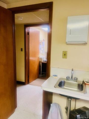 10922 Myrtle Avenue, Richmond Hill North, NY 11418