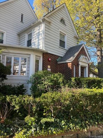 10922 Myrtle Avenue, Richmond Hill North, NY 11418
