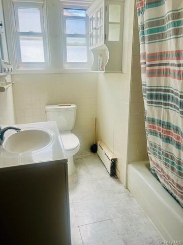 10922 Myrtle Avenue, Richmond Hill North, NY 11418