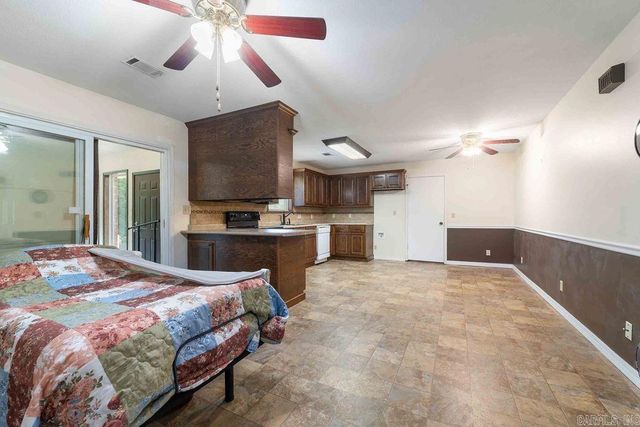 1315 S Crawford St, Clarksville, AR 72830