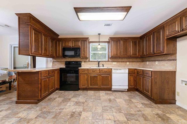 1315 S Crawford St, Clarksville, AR 72830