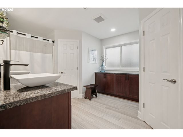 1333 Ne ZACHARY St, Hillsboro, OR 97124